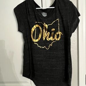 🔴 CLEARANCE buy 2 for‎ $12 
HOMAGE Black Tee with Gold Ohio Graphic
